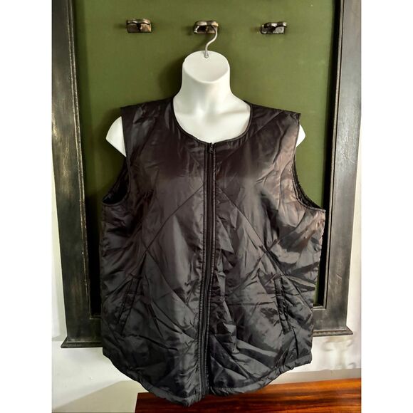 Socialite Black Vest - Picture 11 of 16
